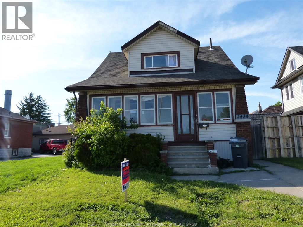 1434 TECUMSEH BOULEVARD - 3