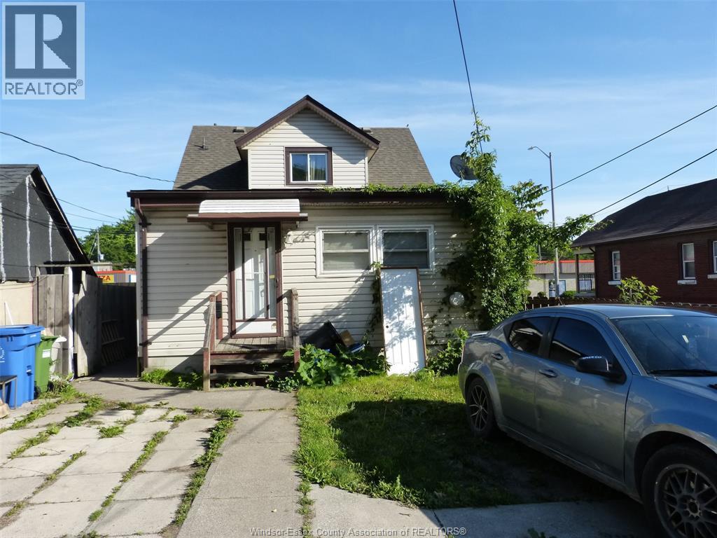 1434 TECUMSEH BOULEVARD - 5