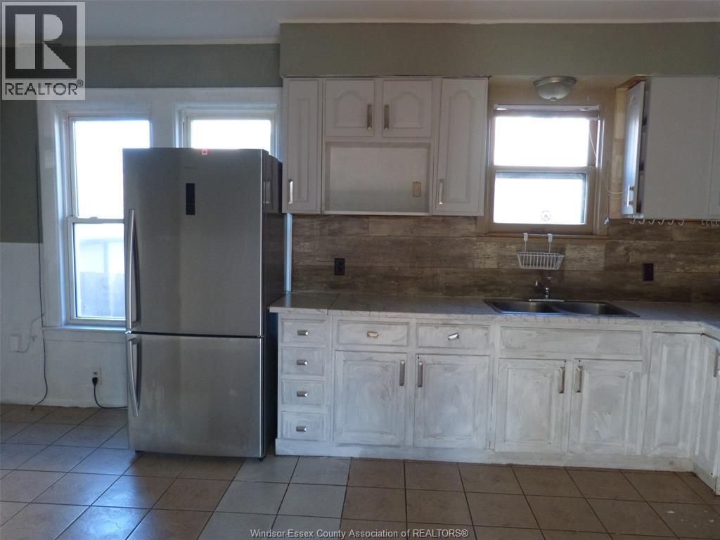 1434 TECUMSEH BOULEVARD - 9