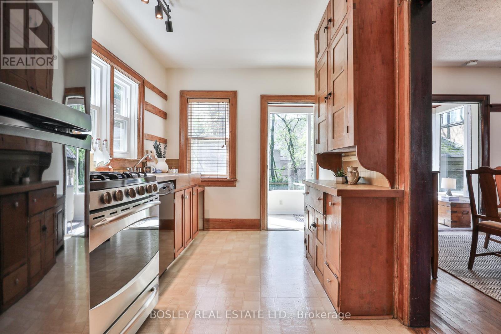 329 MILLWOOD ROAD - 10