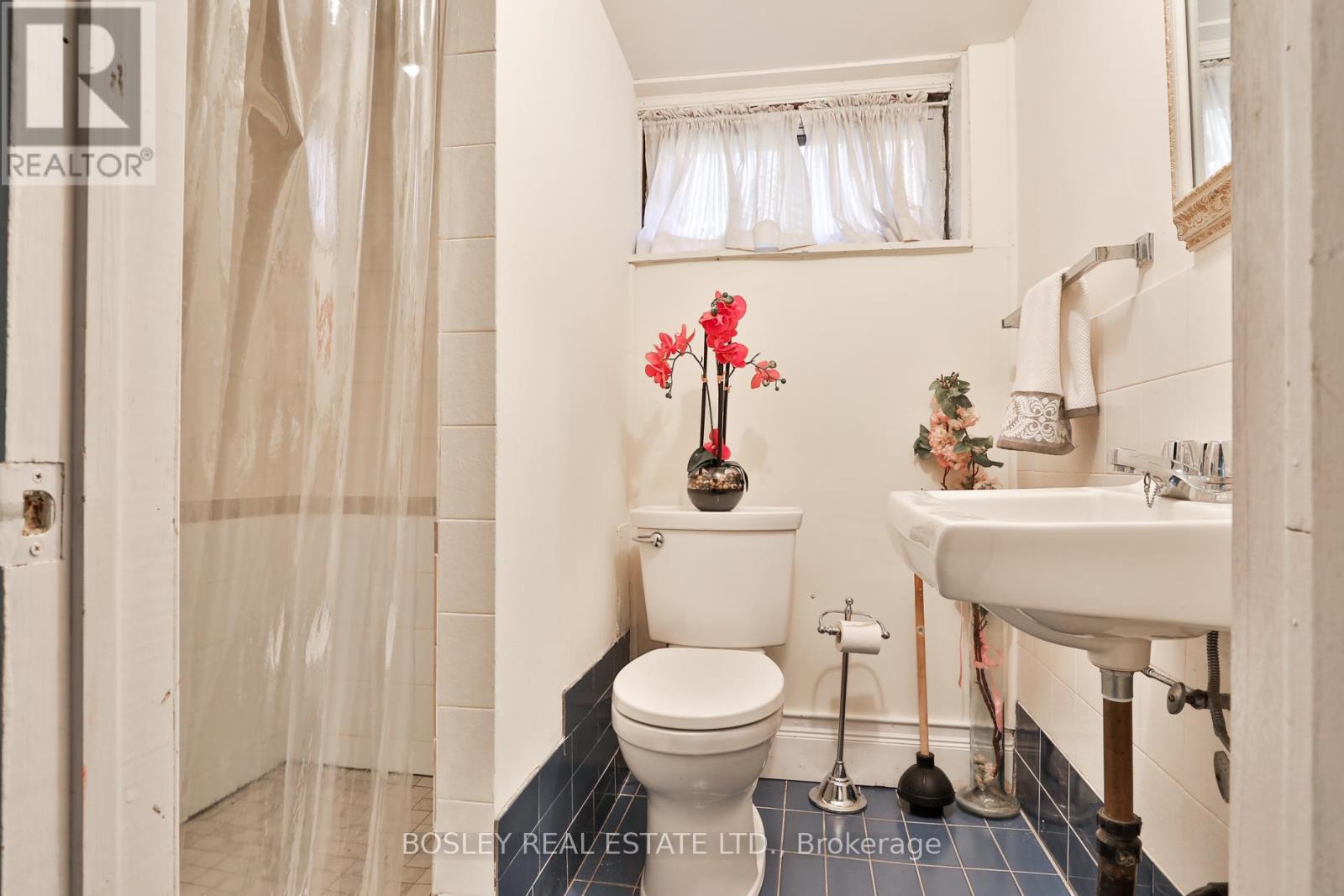 329 MILLWOOD ROAD - 32