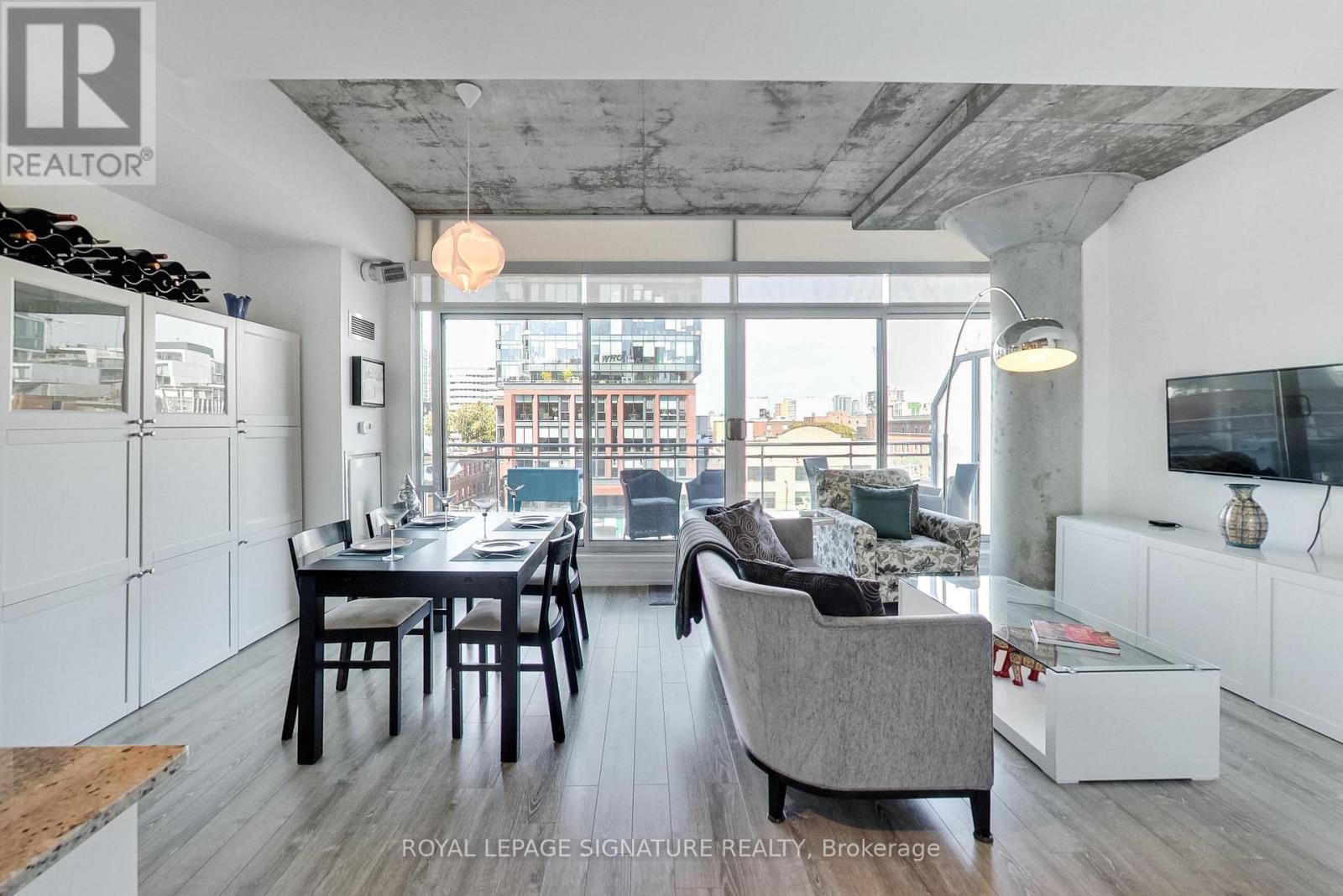 Listing photo of 610 - 66 PORTLAND STREET