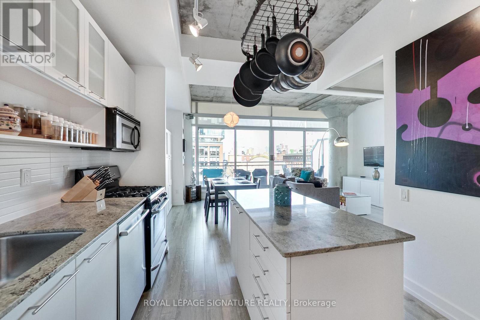 #610 66 PORTLAND STREET - 11