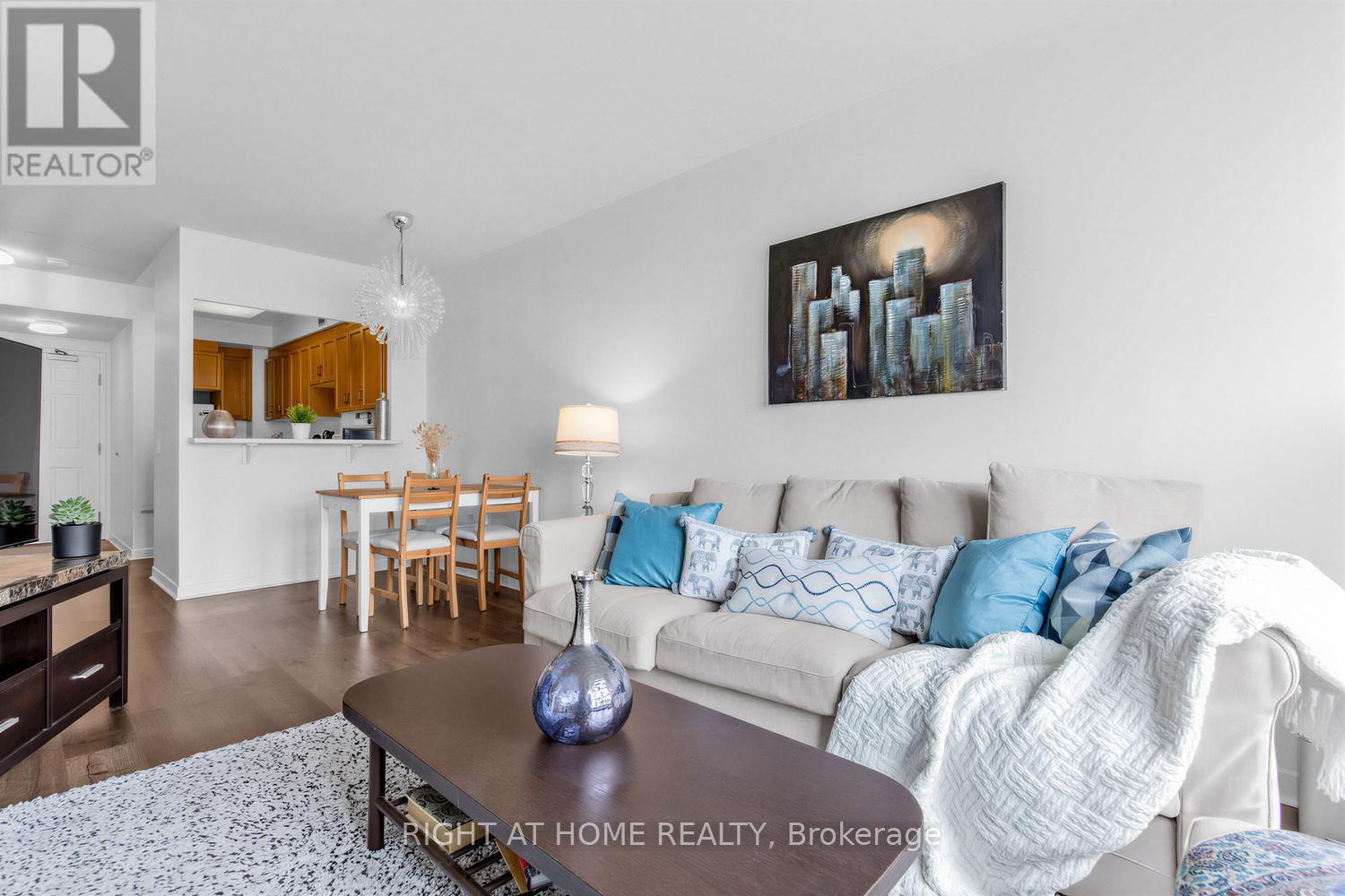 #804 284 BLOOR STREET W - 6