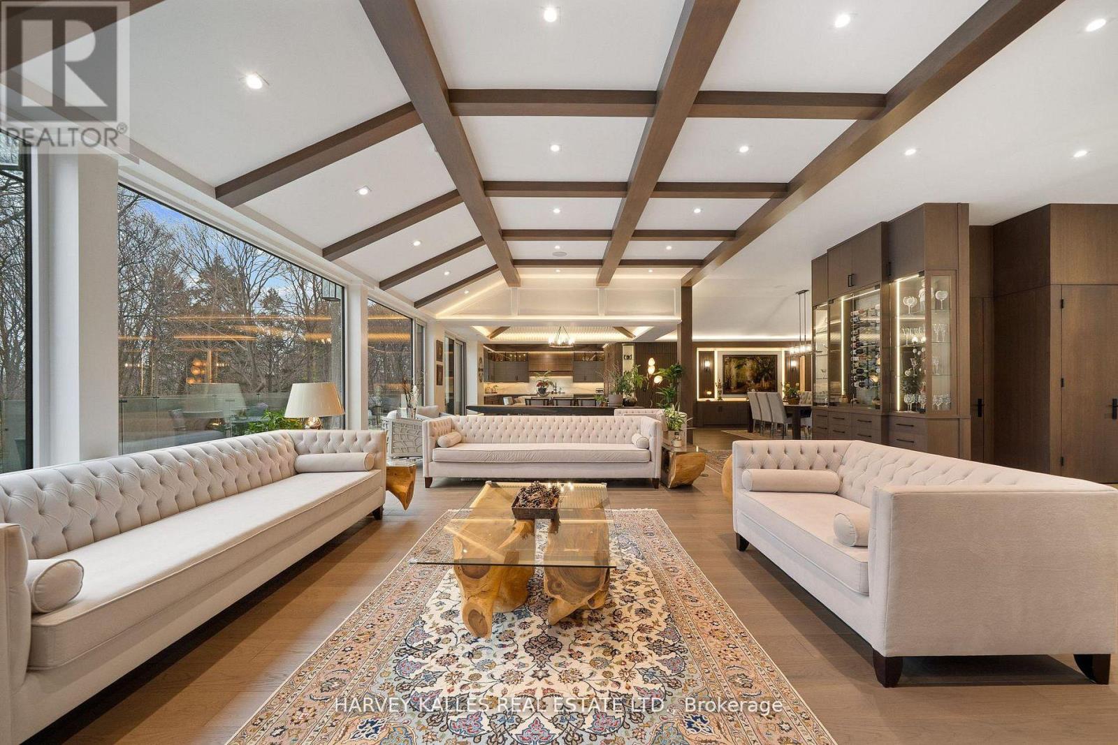 140 SANDRINGHAM DRIVE - 7
