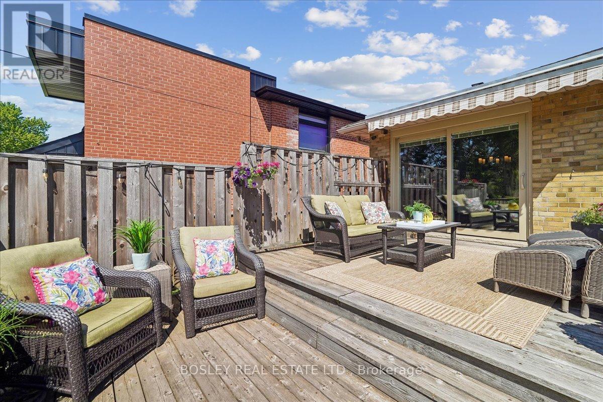 7 HOWARD DRIVE - 34