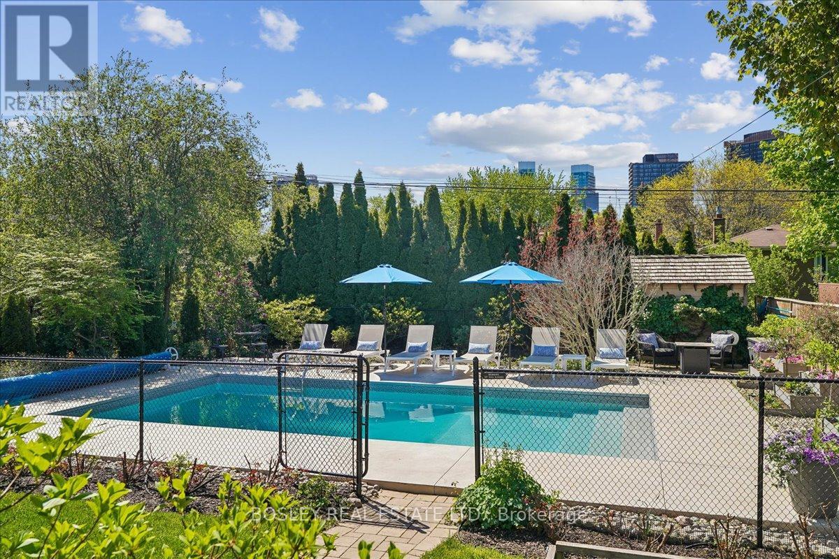 7 HOWARD DRIVE - 36