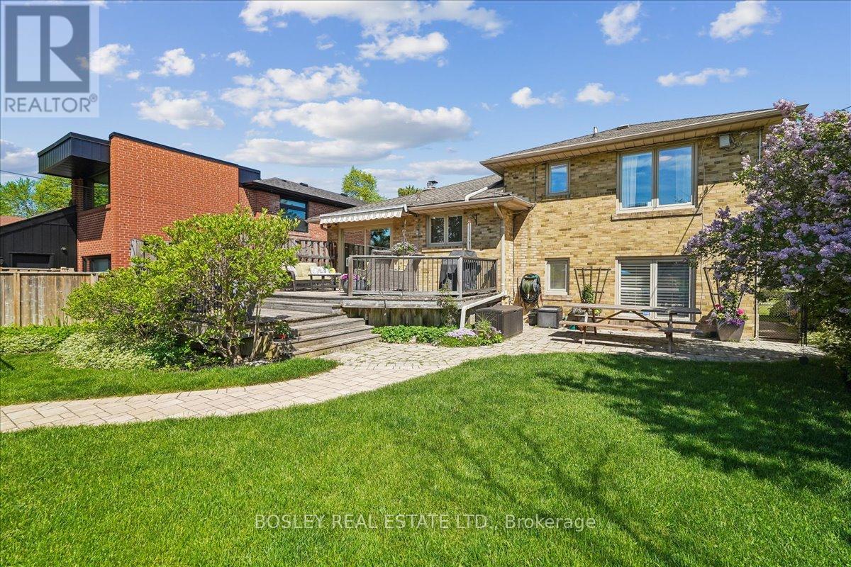 7 HOWARD DRIVE - 38