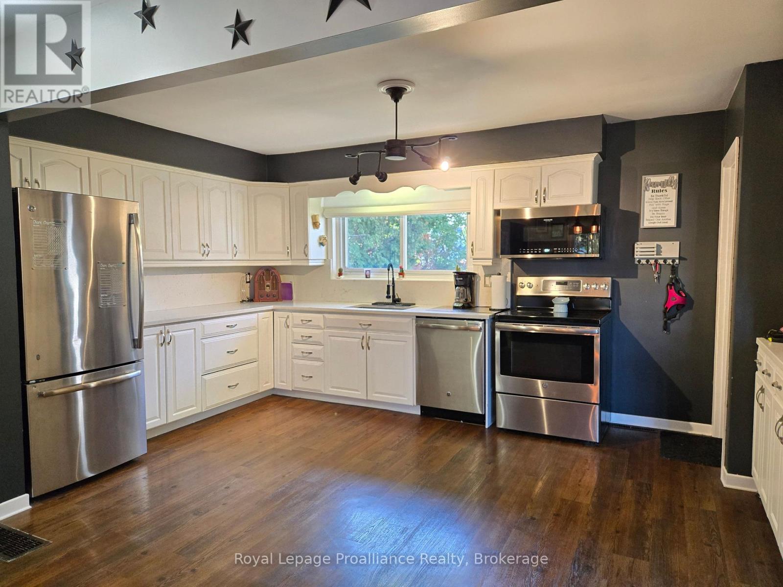 16 AUBURN STREET - Image 2