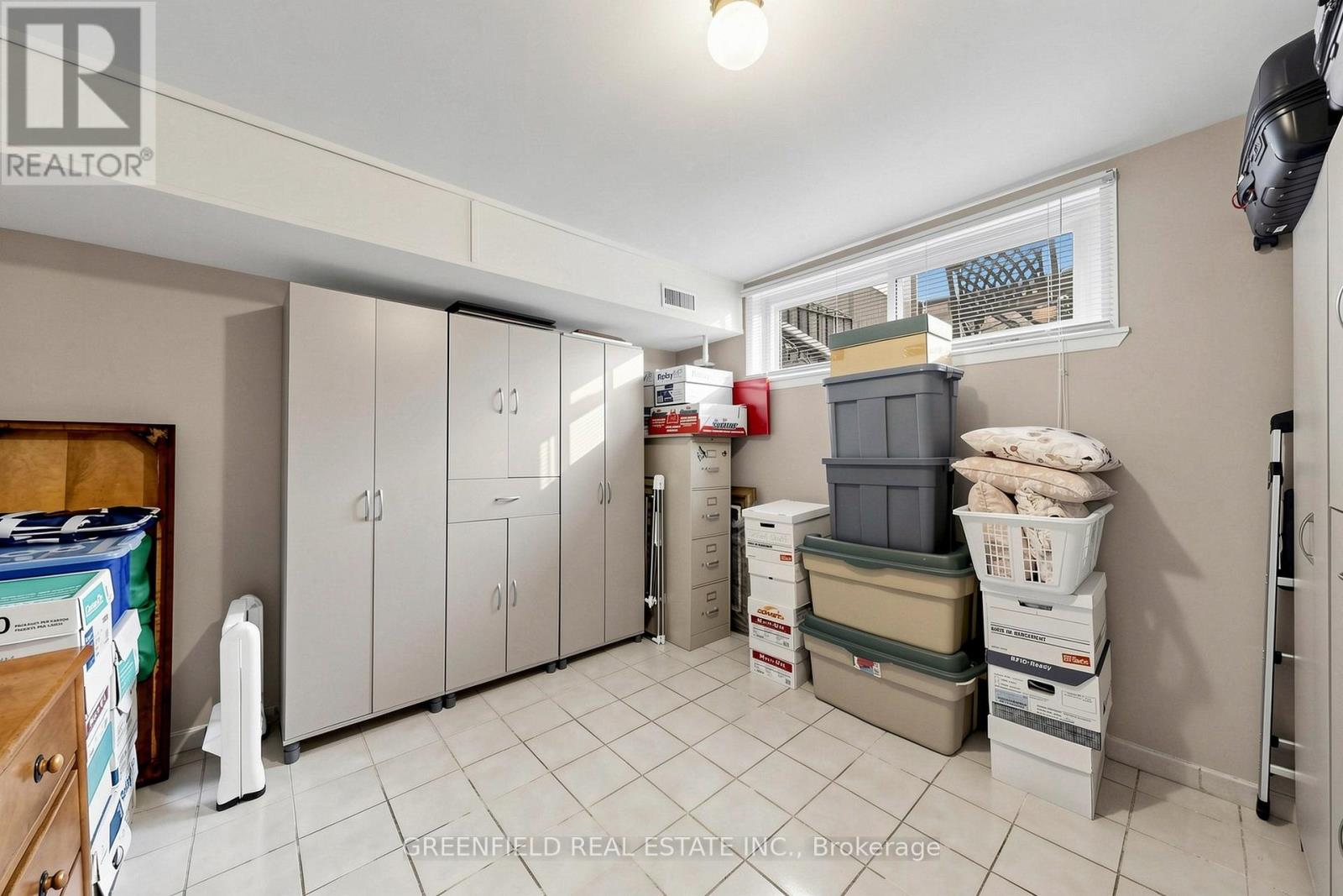 87 MULHOLLAND AVENUE - 39