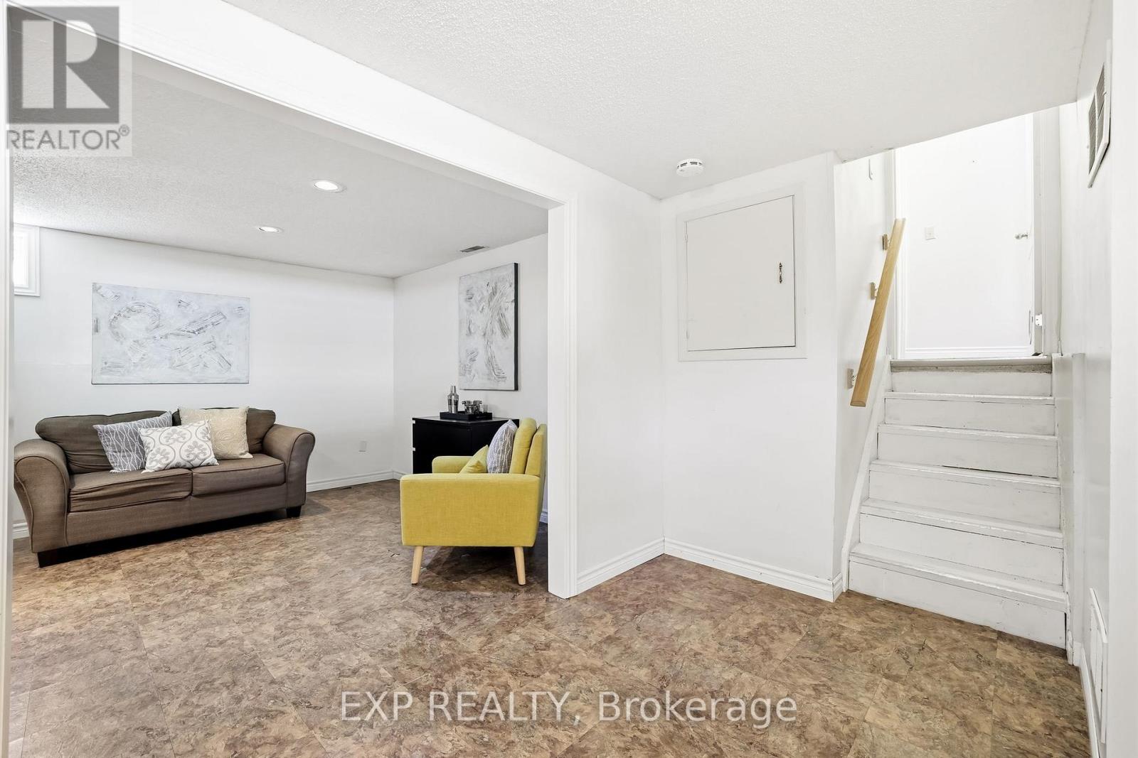 570 ANNANDALE STREET - 33