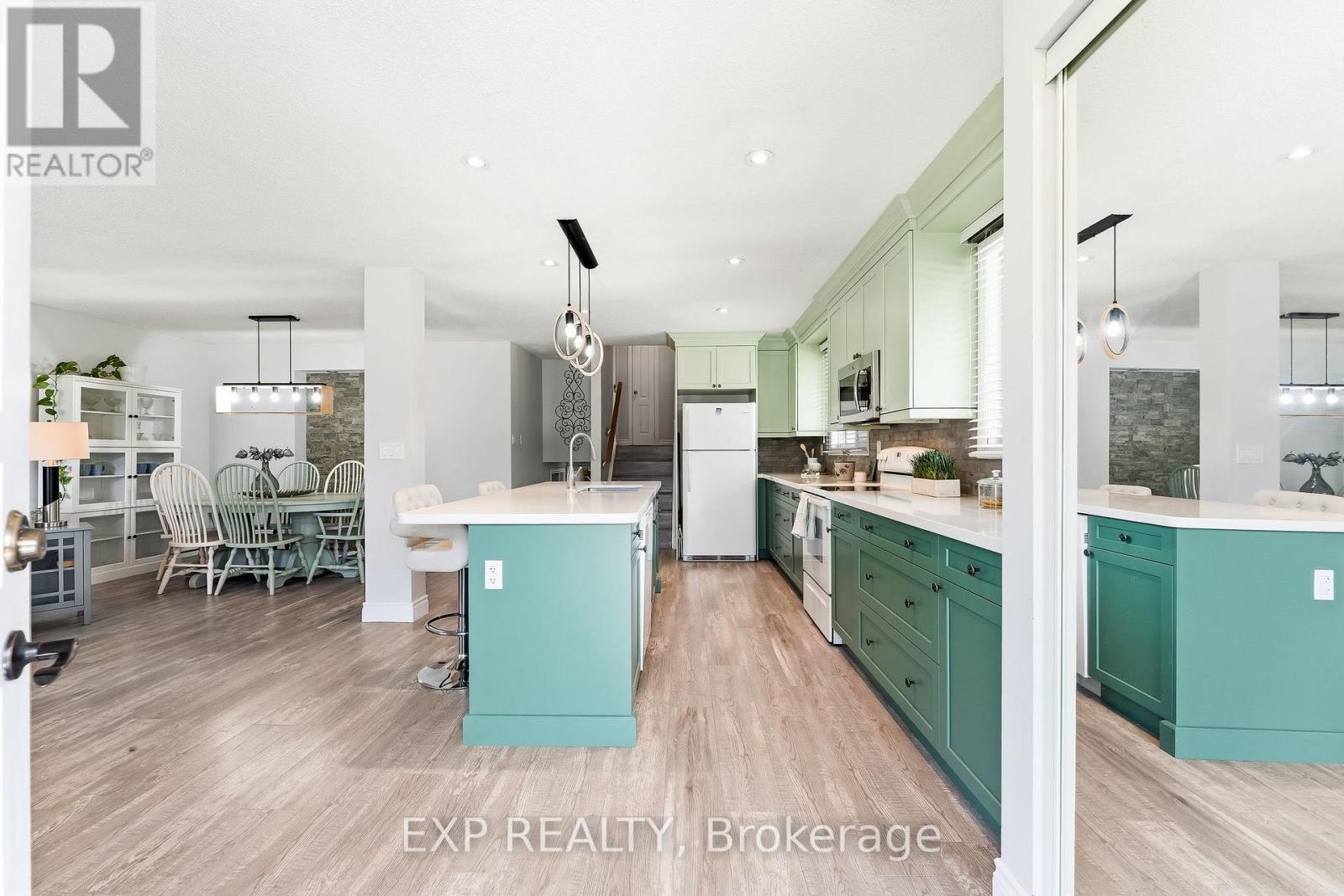 570 ANNANDALE STREET - 7