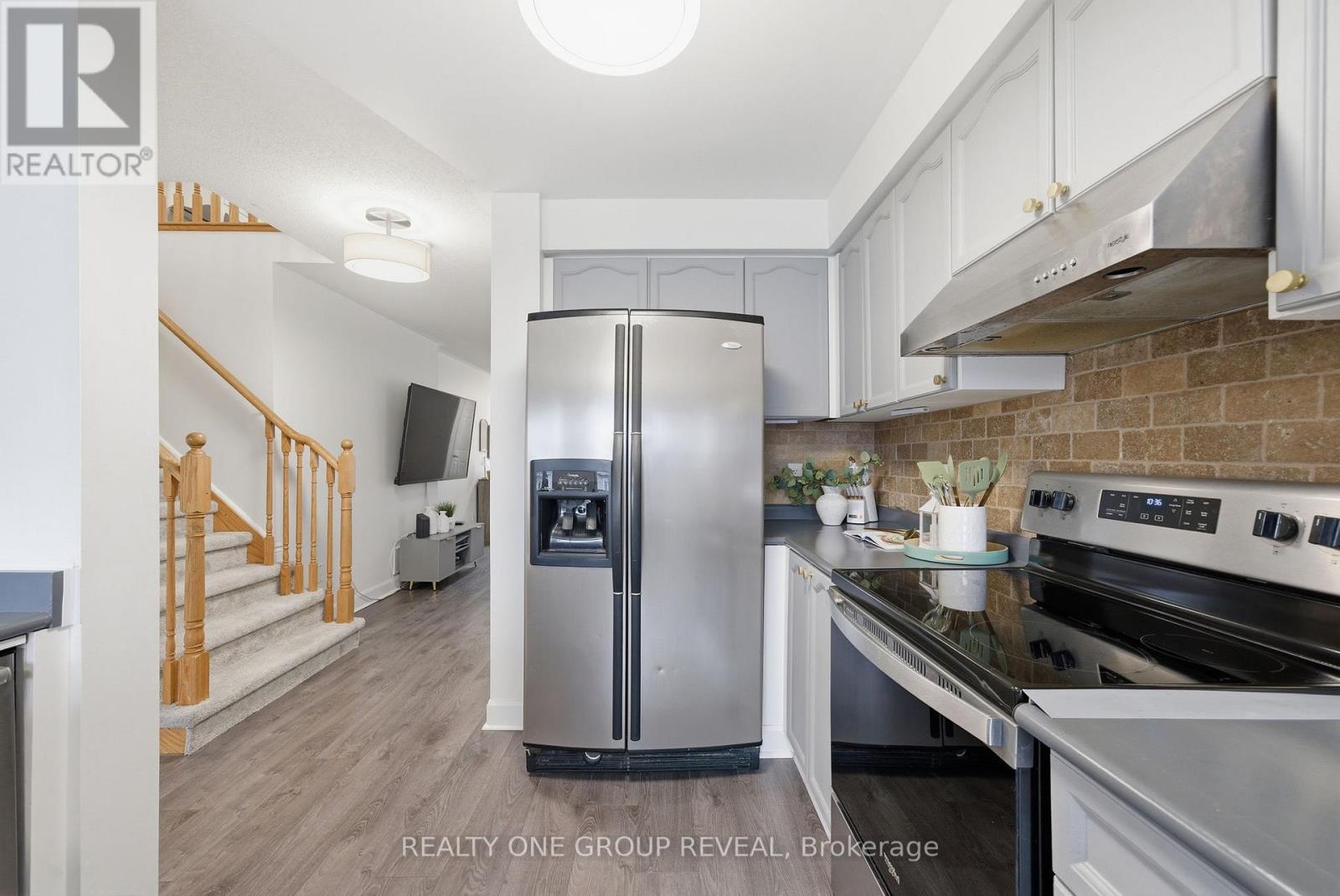 910 TAGGART CRESCENT - 16