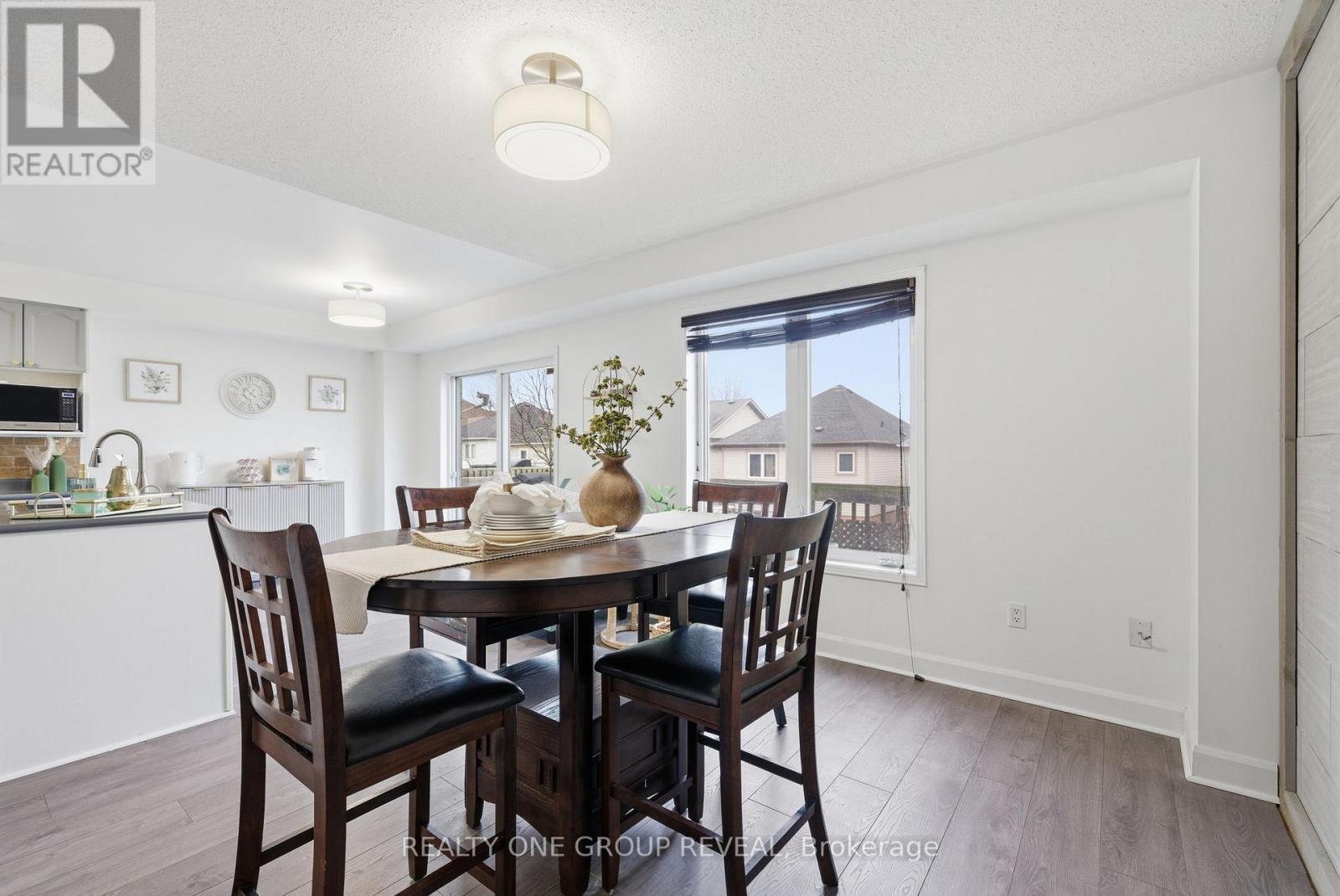 910 TAGGART CRESCENT - 20