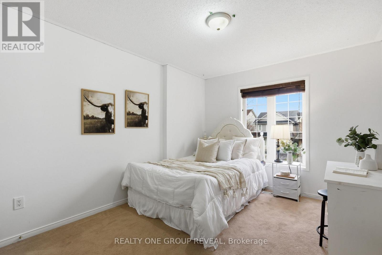 910 TAGGART CRESCENT - 26