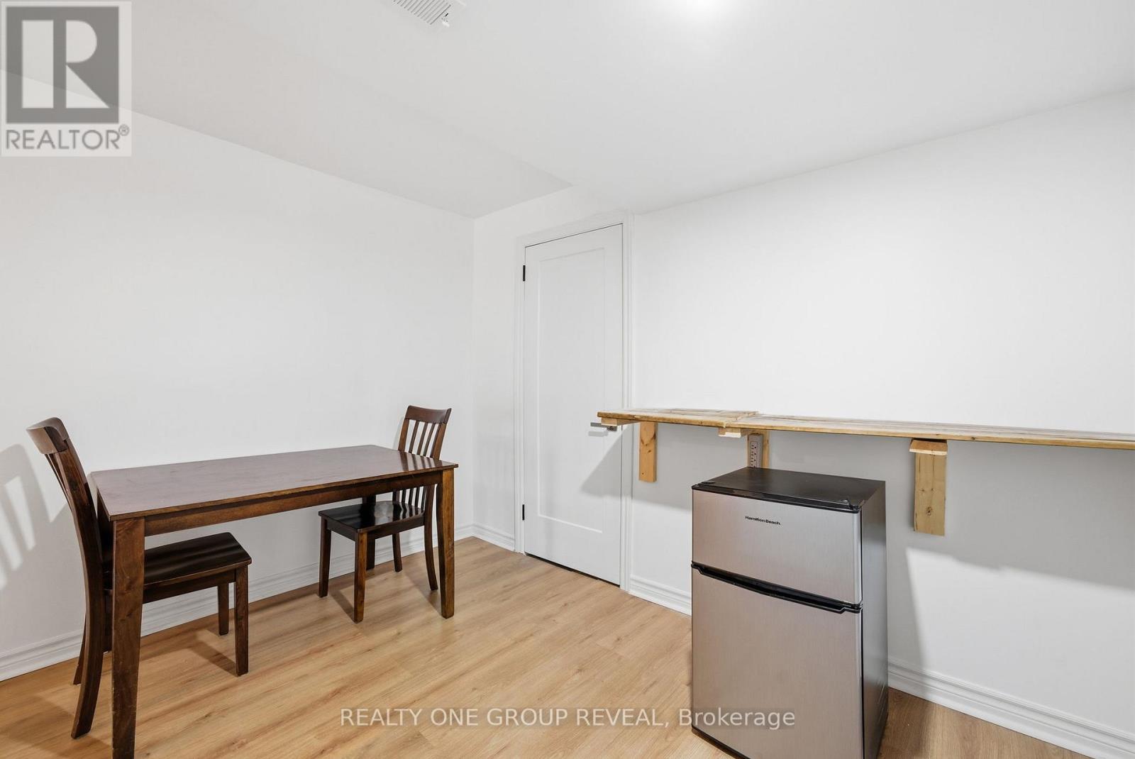 910 TAGGART CRESCENT - 37