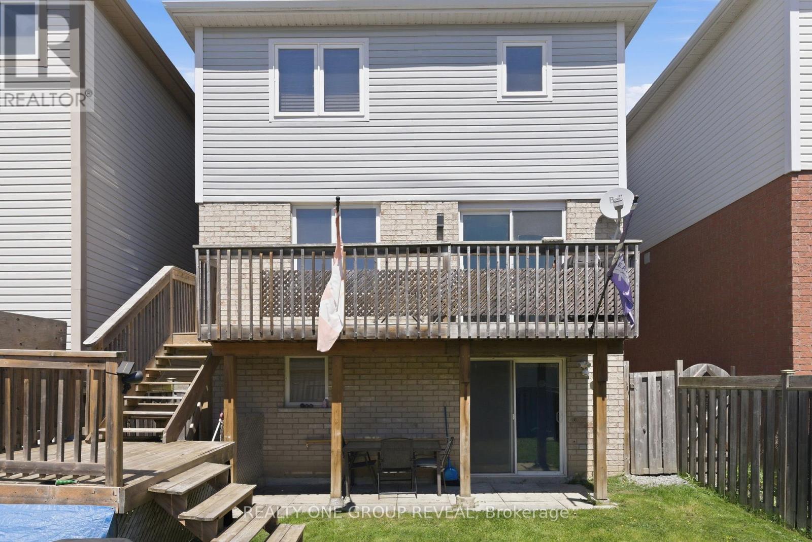 910 TAGGART CRESCENT - 42
