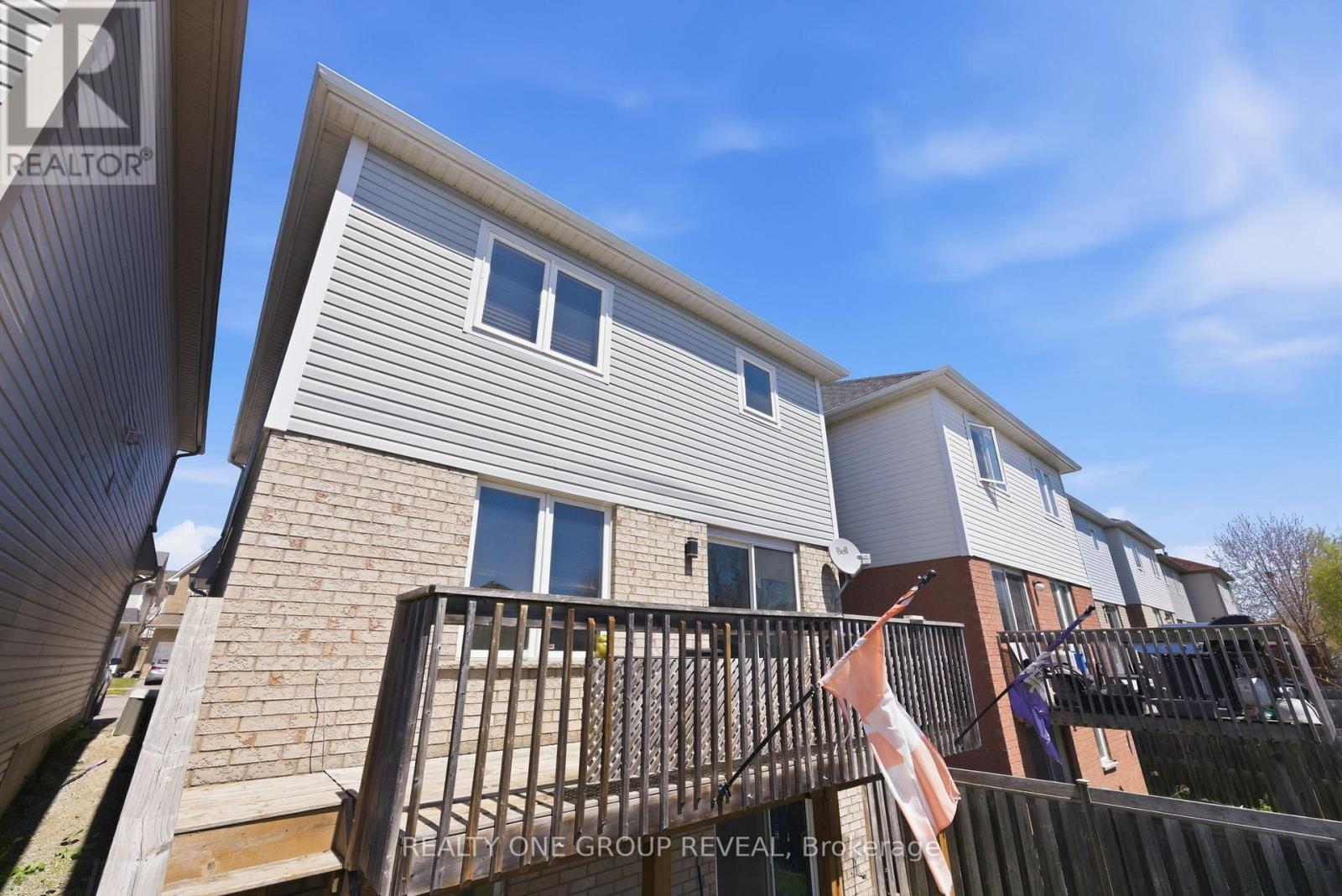 910 TAGGART CRESCENT - 43