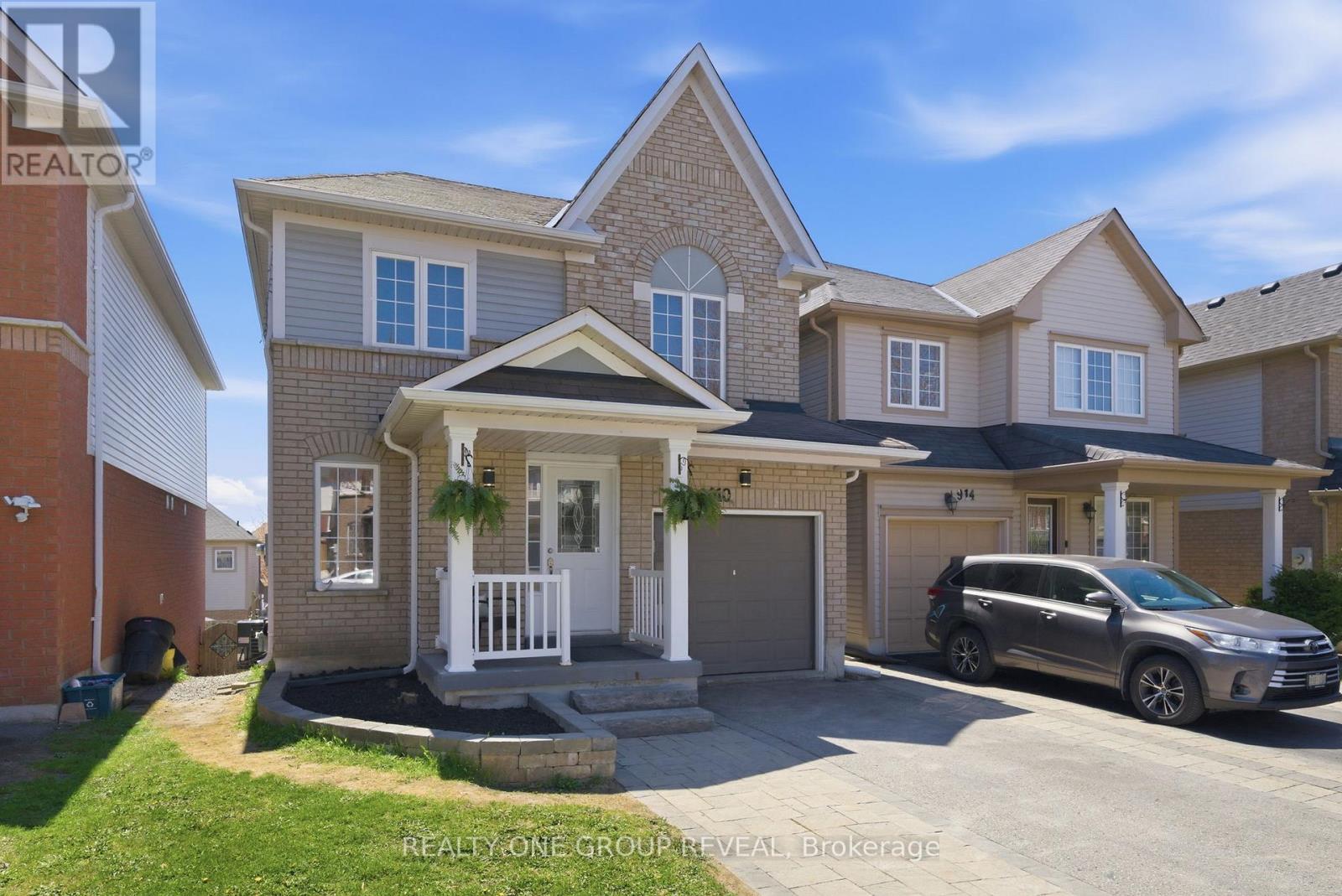 910 TAGGART CRESCENT - 6