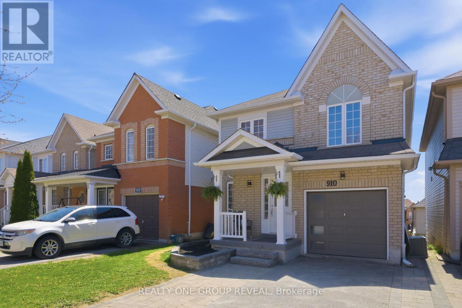 910 TAGGART CRESCENT - 7