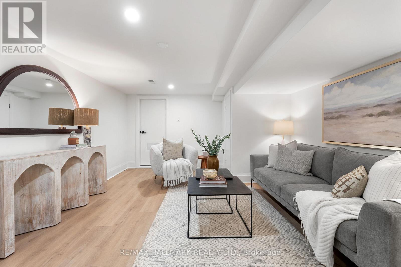 203 PARKMOUNT ROAD - 29