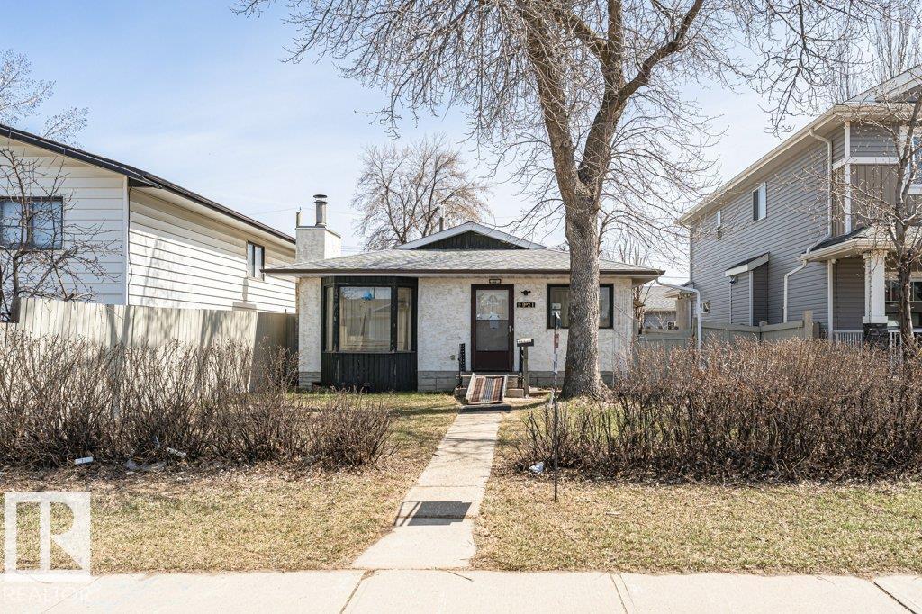 9921 162 ST NW - 1