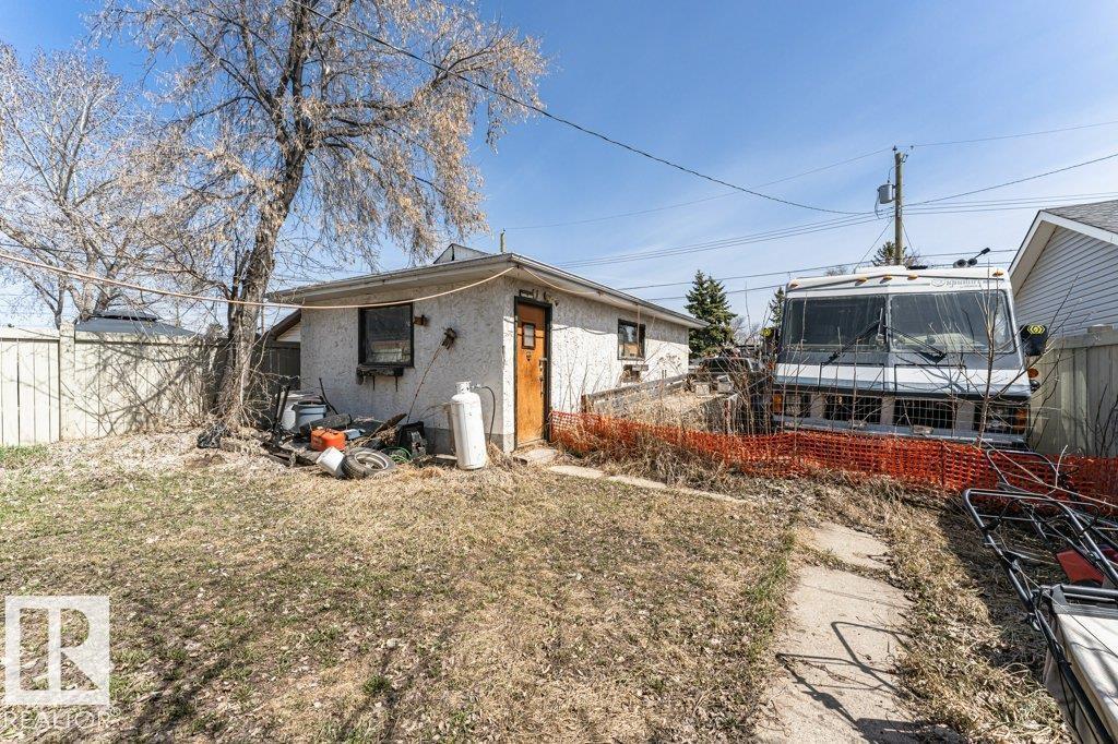 9921 162 ST NW - 2
