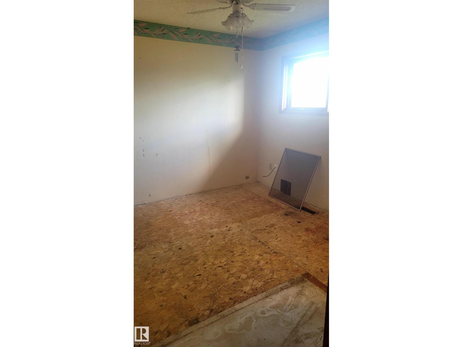 9921 162 ST NW - 11