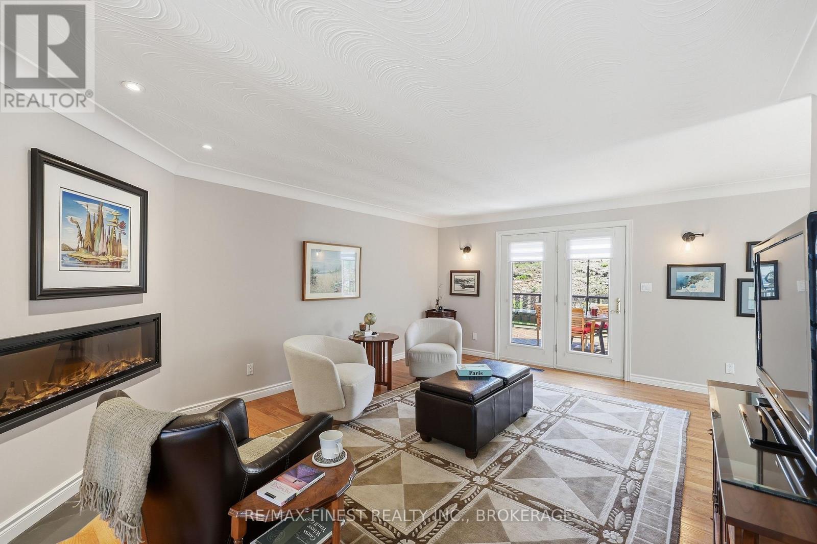 26 KENWOODS CIRCLE - 17