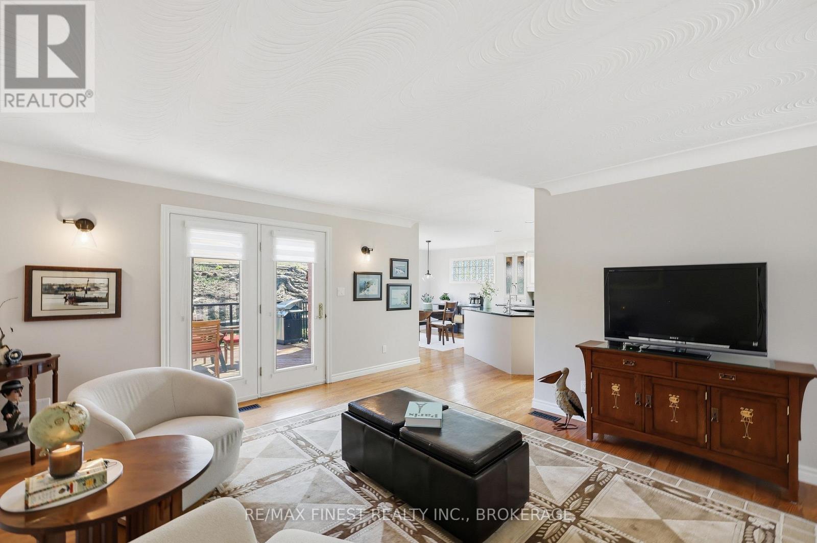 26 KENWOODS CIRCLE - 18