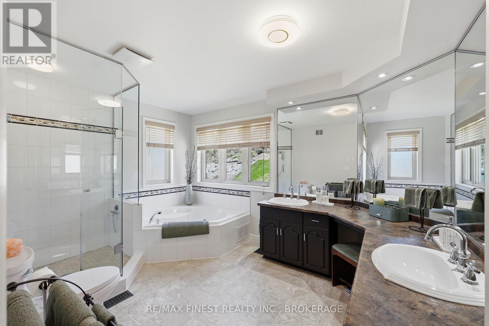 26 KENWOODS CIRCLE - 25