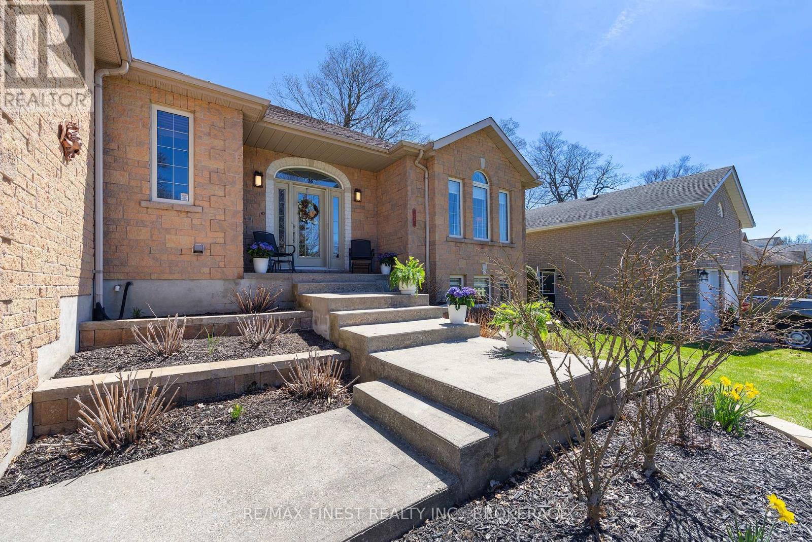 26 KENWOODS CIRCLE - Image 3