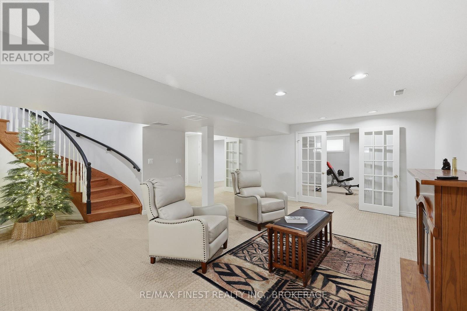 26 KENWOODS CIRCLE - 31