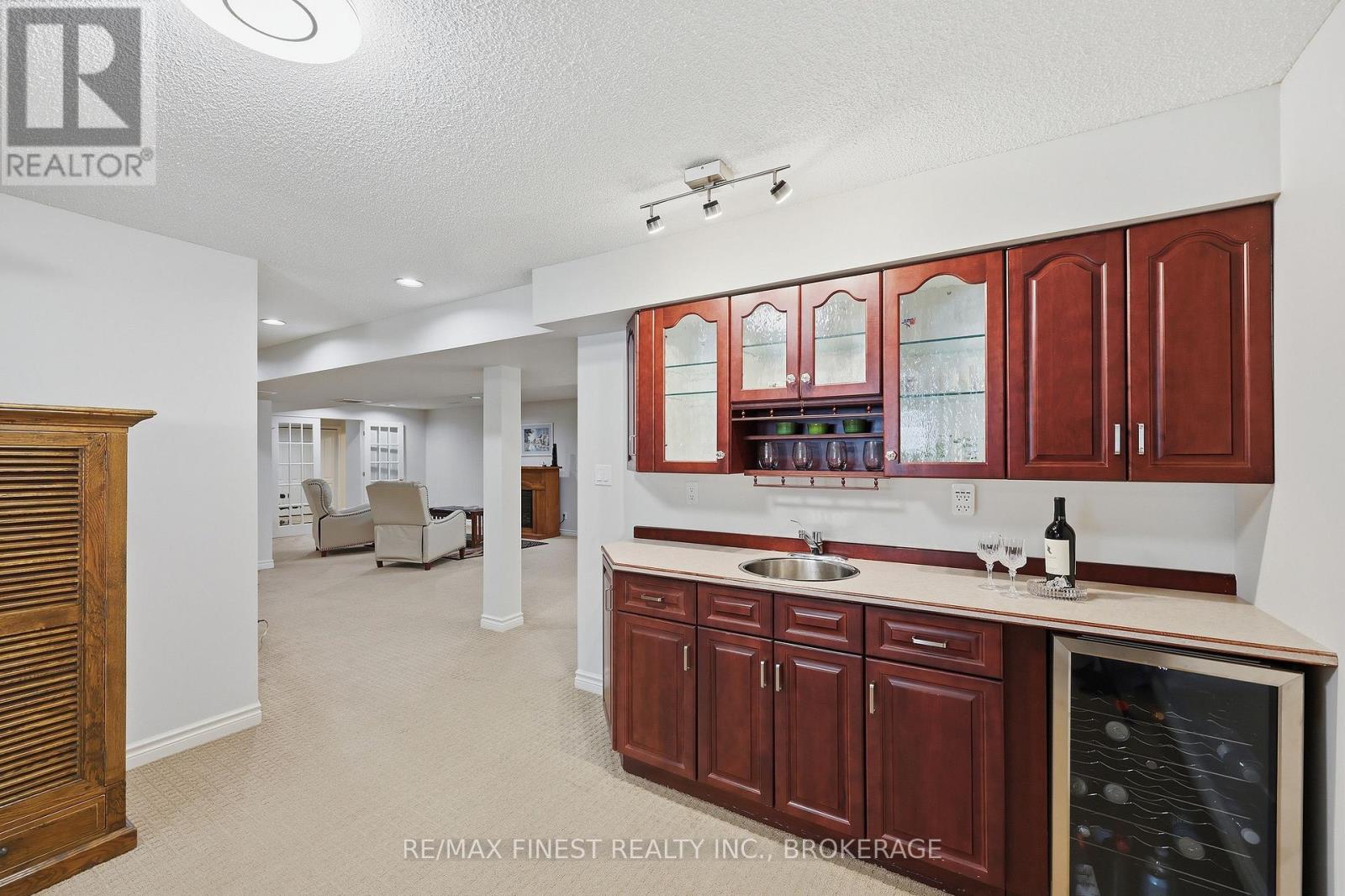 26 KENWOODS CIRCLE - 33