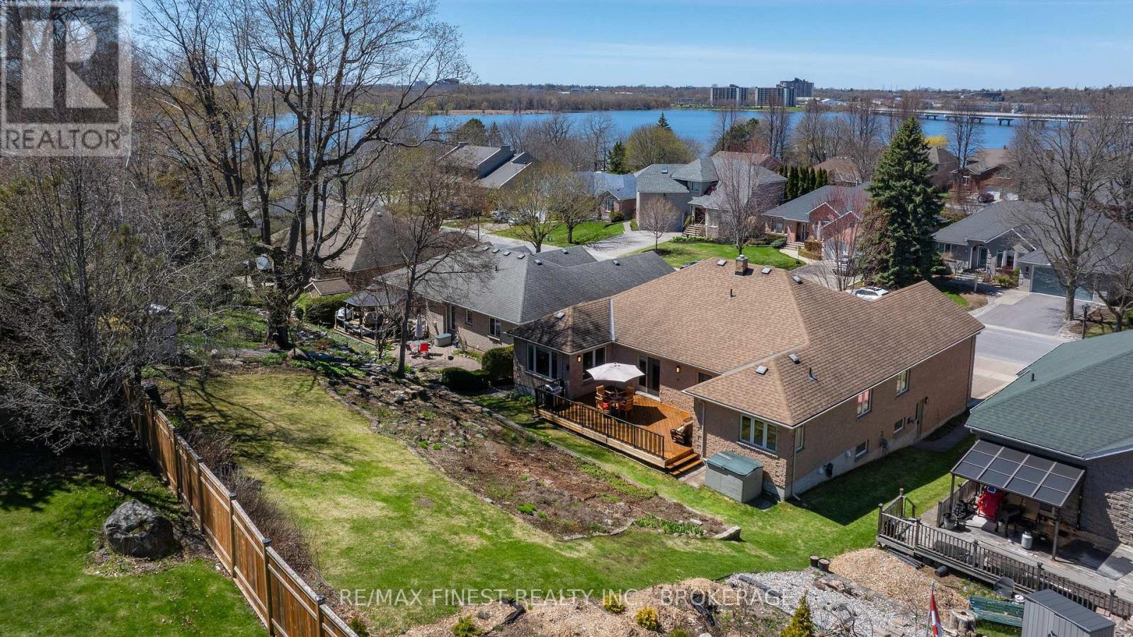 26 KENWOODS CIRCLE - 44