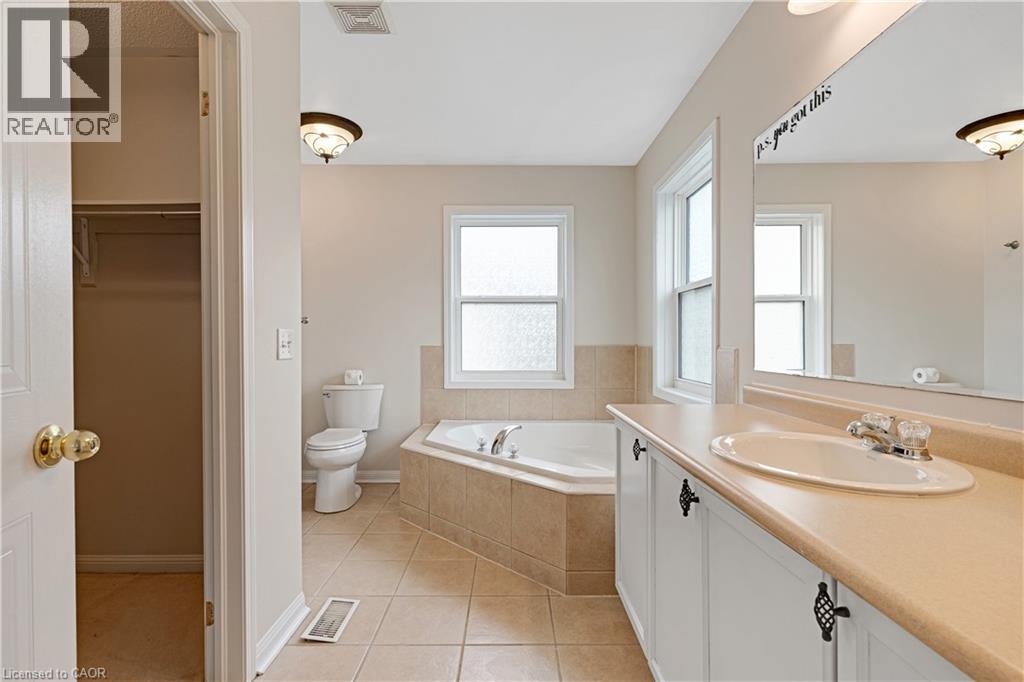 92 BAGGS Crescent - 13
