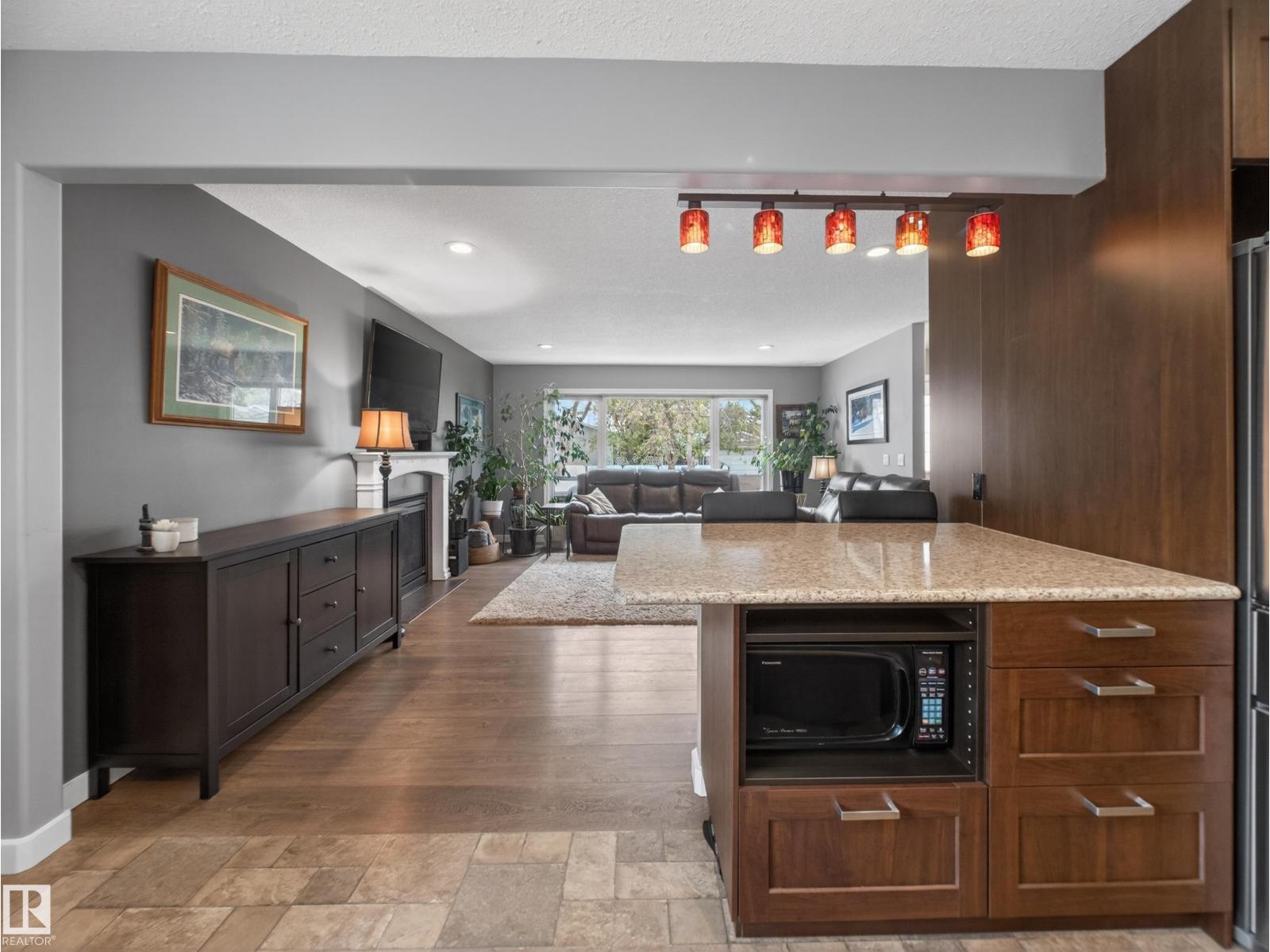 8410 95B Ave - 15