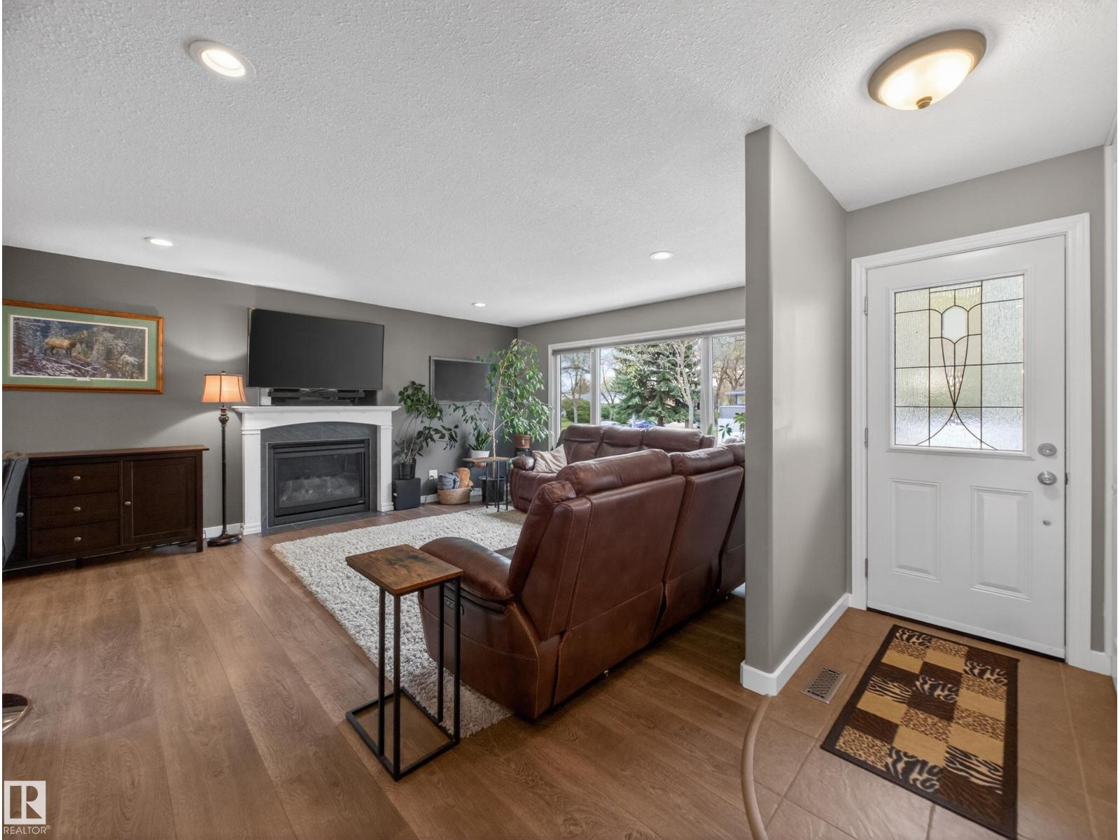 8410 95B Ave - 4