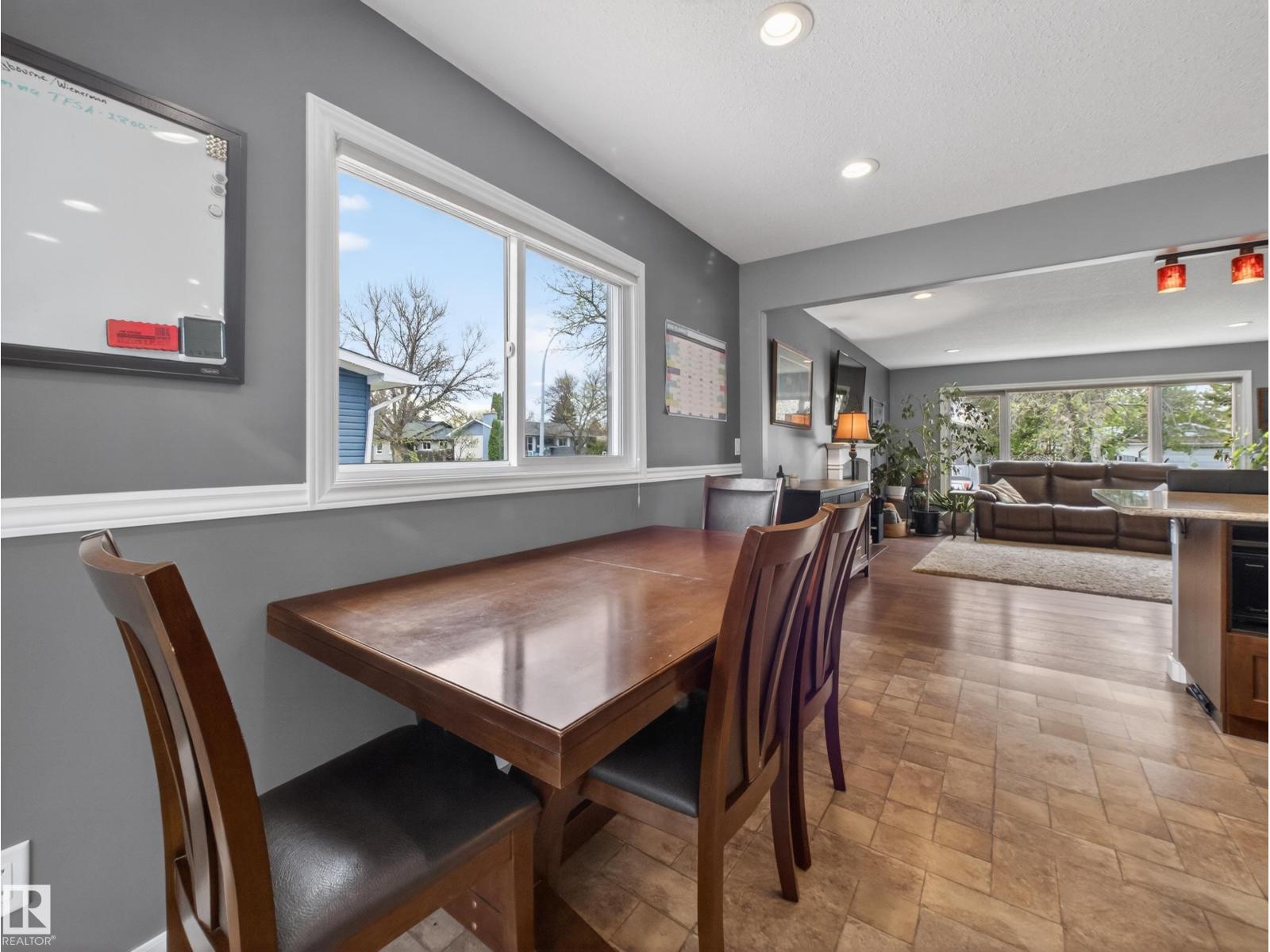 8410 95B Ave - 25
