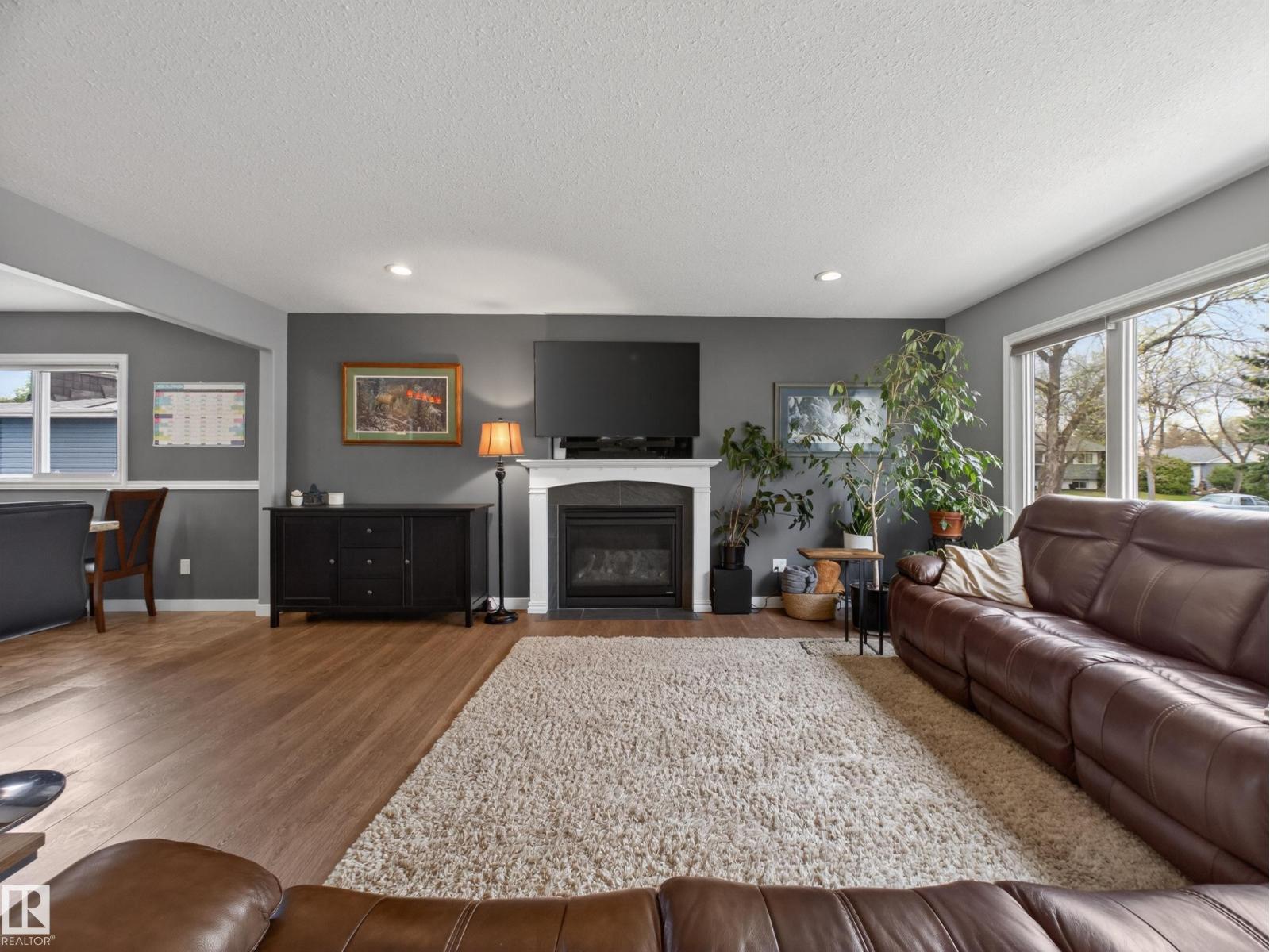 8410 95B Ave - 7
