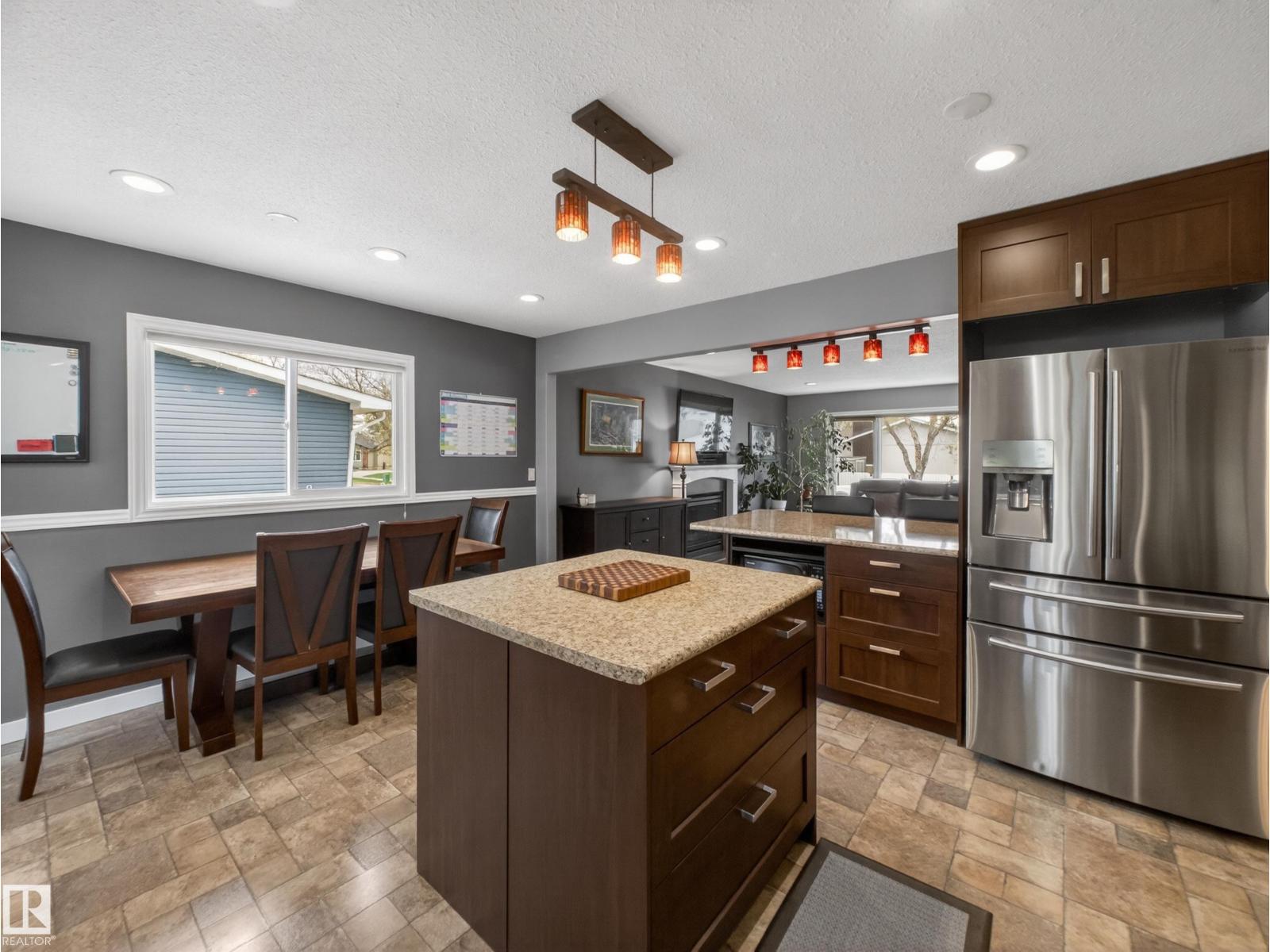 8410 95B Ave - 17