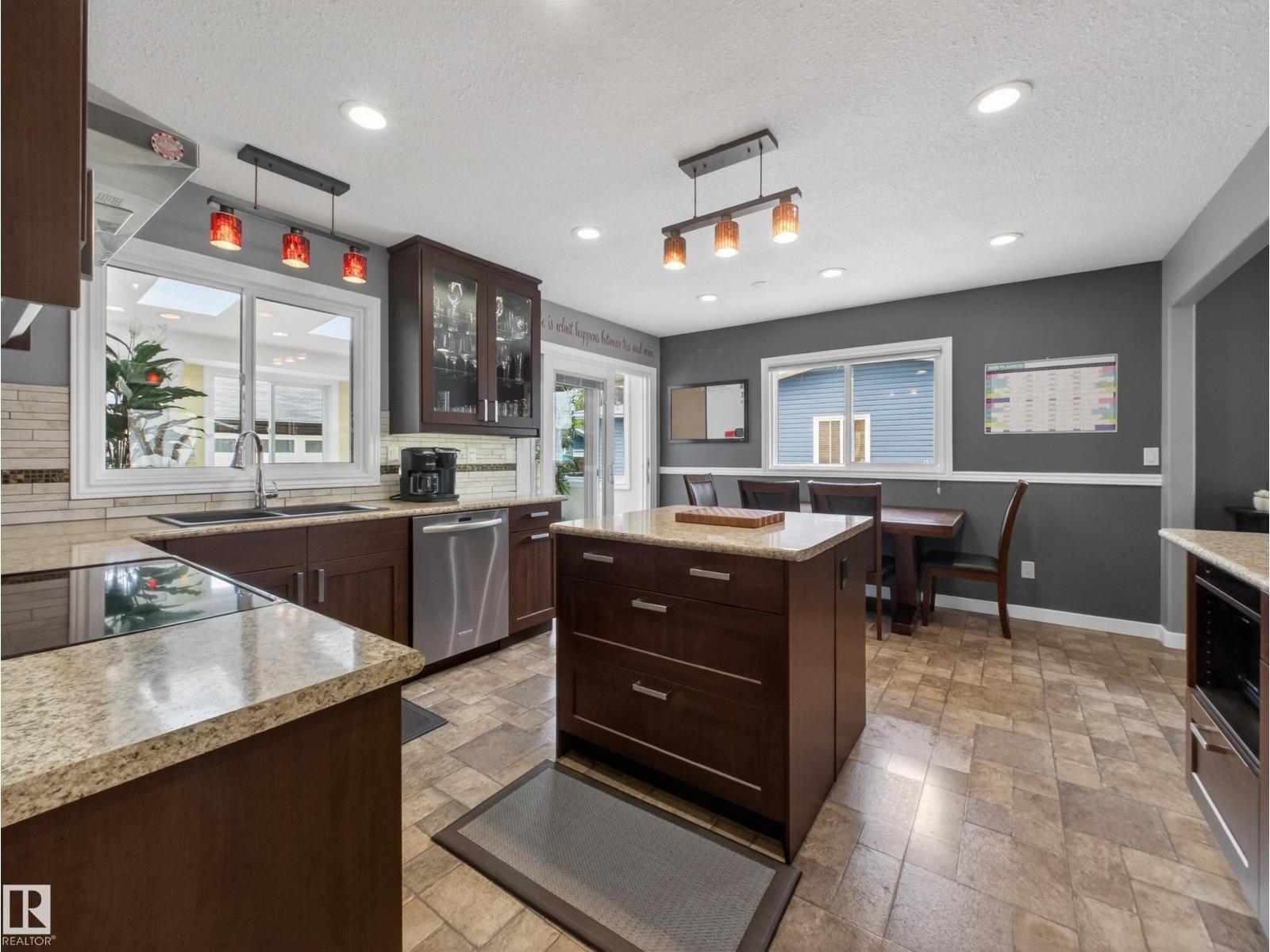 8410 95B Ave - 19