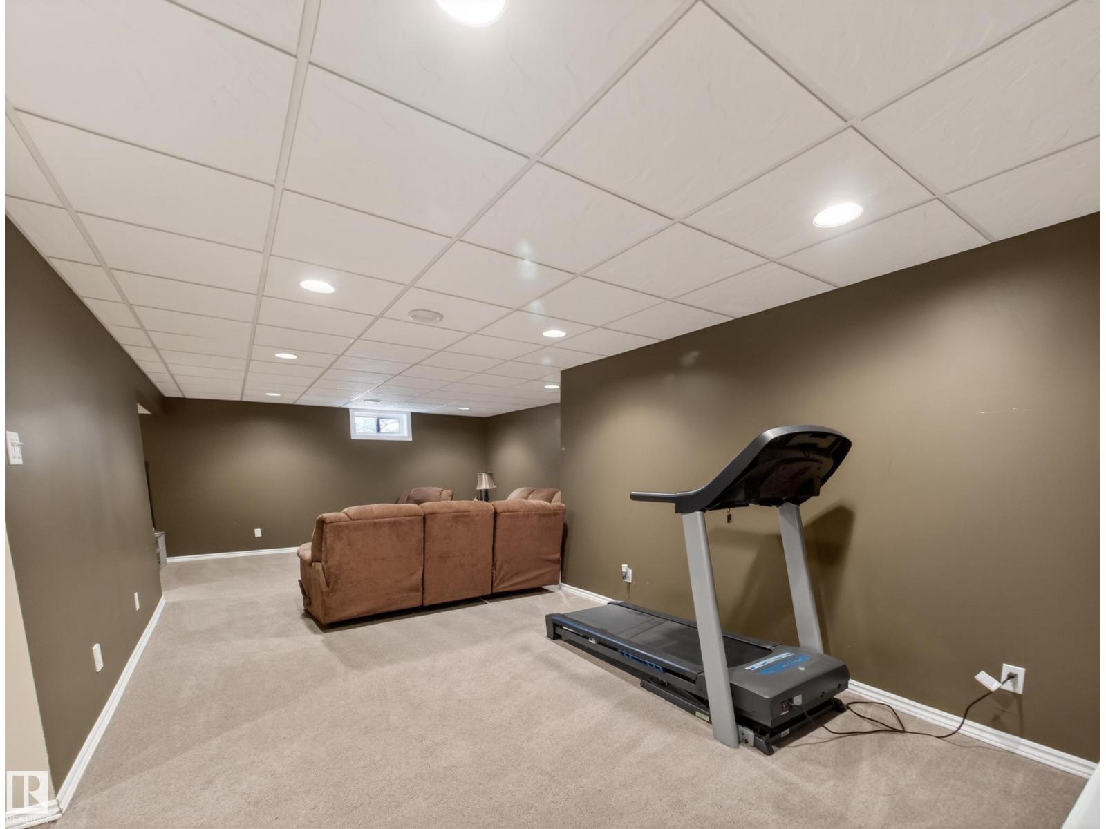 8410 95B Ave - 44