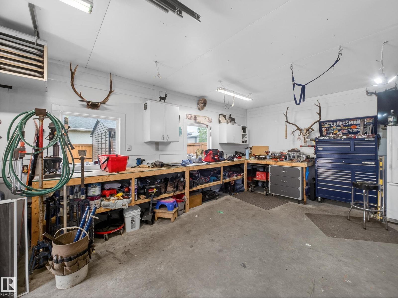 8410 95B Ave - 53
