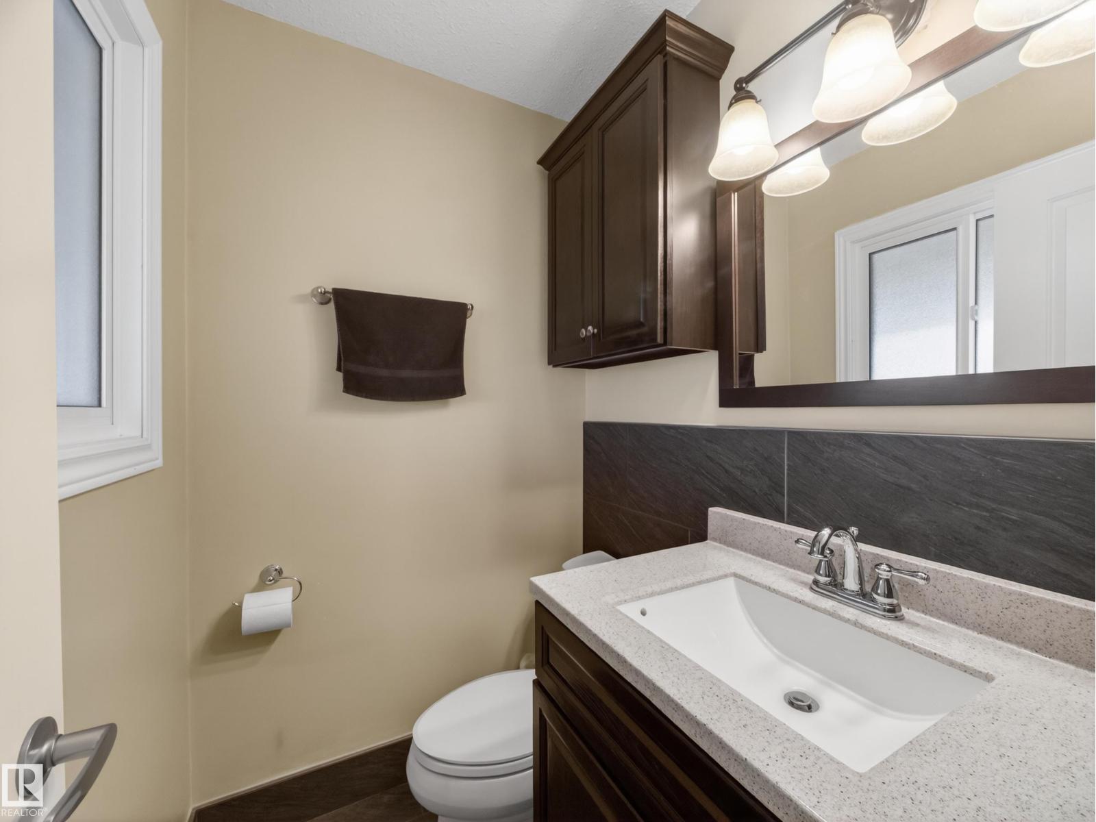 8410 95B Ave - 39