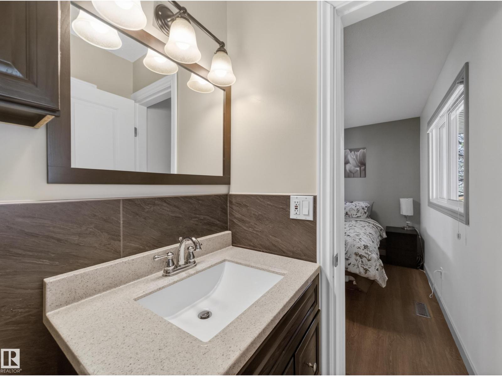 8410 95B Ave - 40