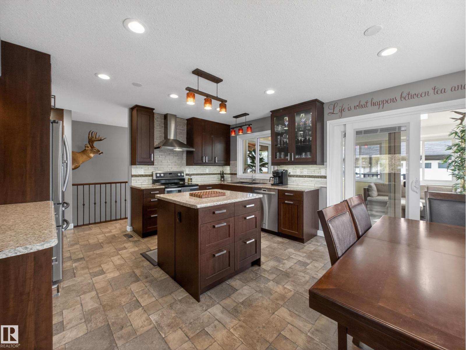 8410 95B Ave - 12
