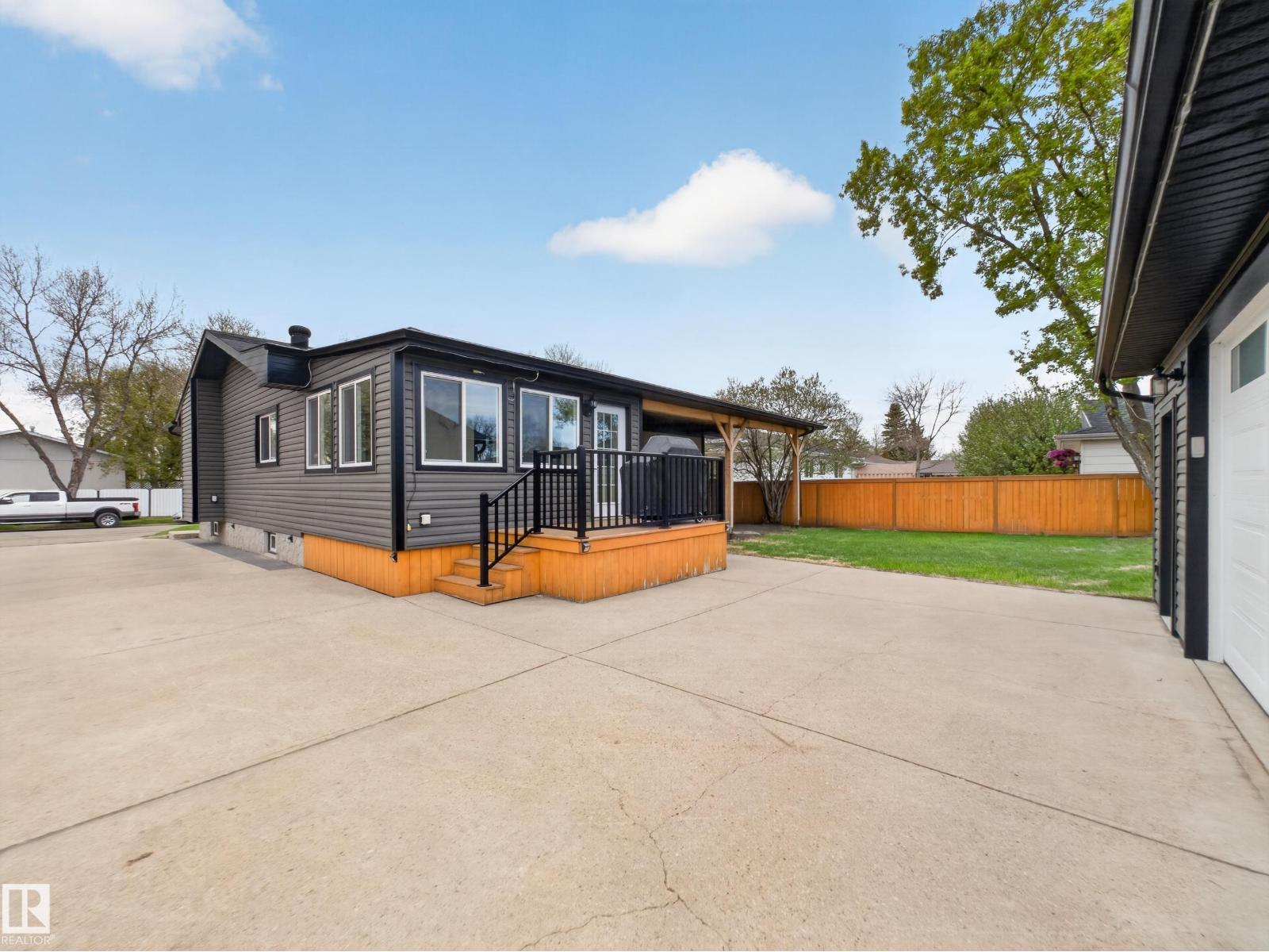 8410 95B Ave - 55