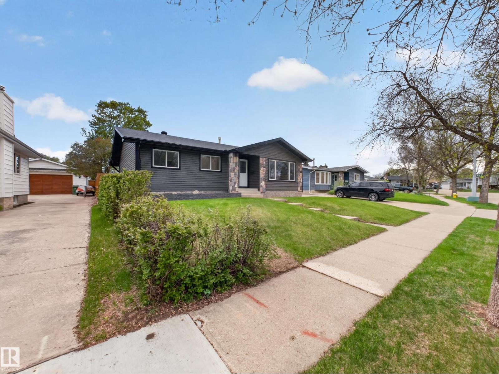 8410 95B Ave - 56