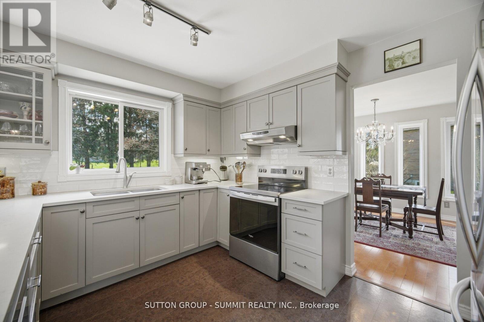 39 CUTTING CRESCENT - 12